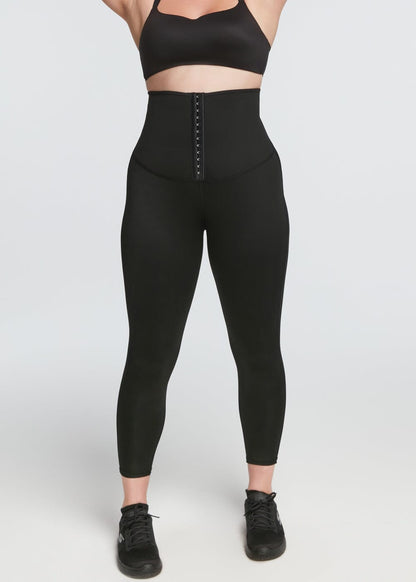 Schlankmachende und Anti-Cellulite-Leggings, die das Schwitzen fördern. 