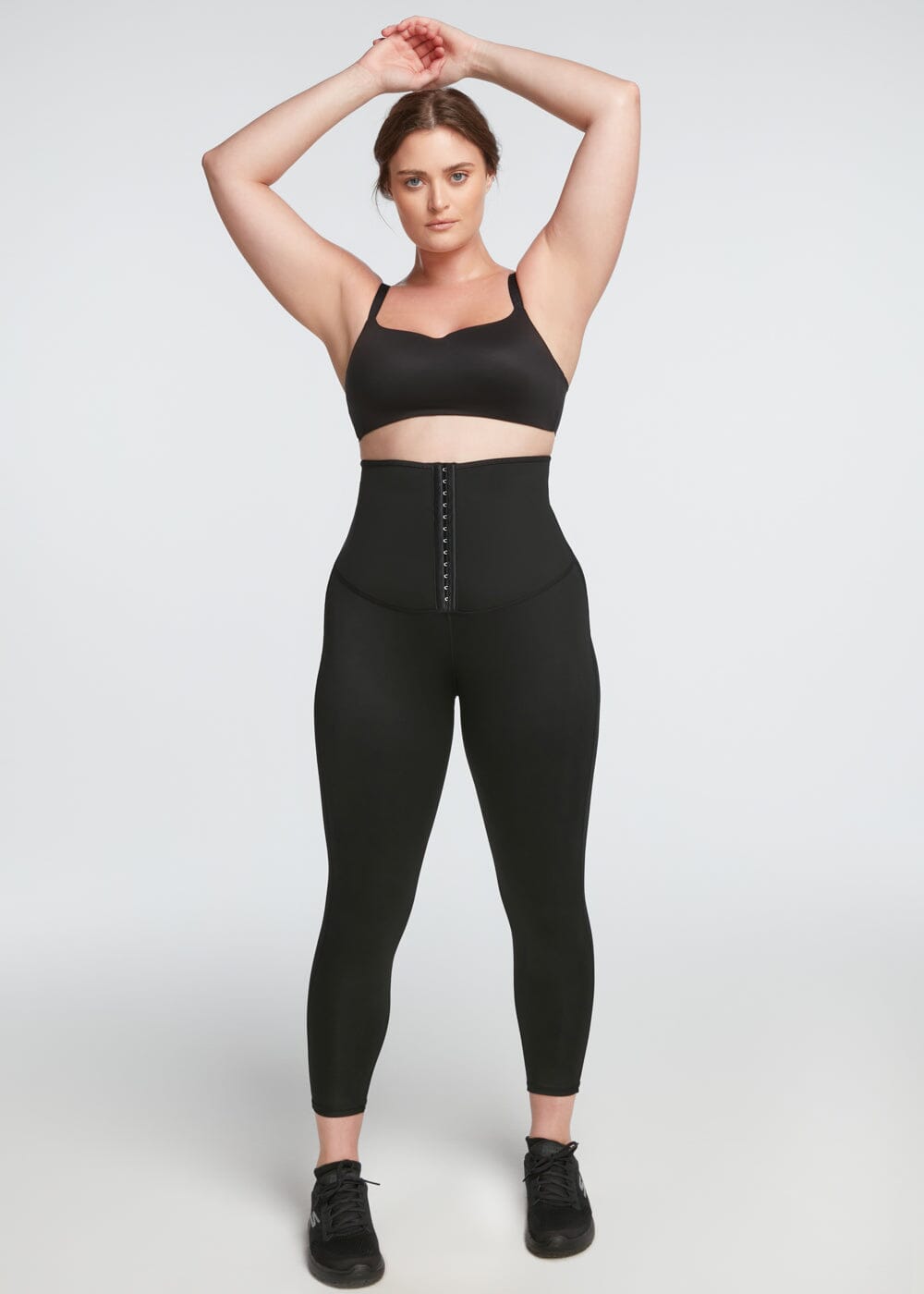 Schlankmachende und Anti-Cellulite-Leggings, die das Schwitzen fördern. 