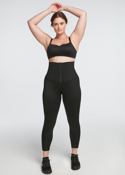 Schlankmachende und Anti-Cellulite-Leggings, die das Schwitzen fördern. 