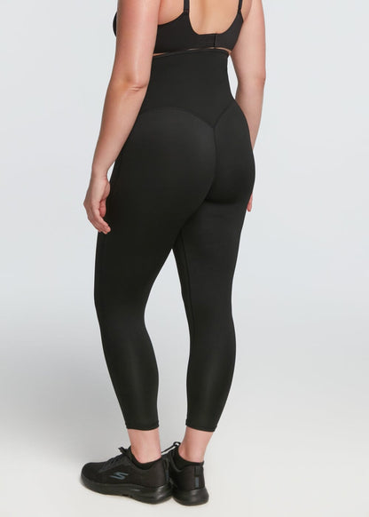 Schlankmachende und Anti-Cellulite-Leggings, die das Schwitzen fördern. 