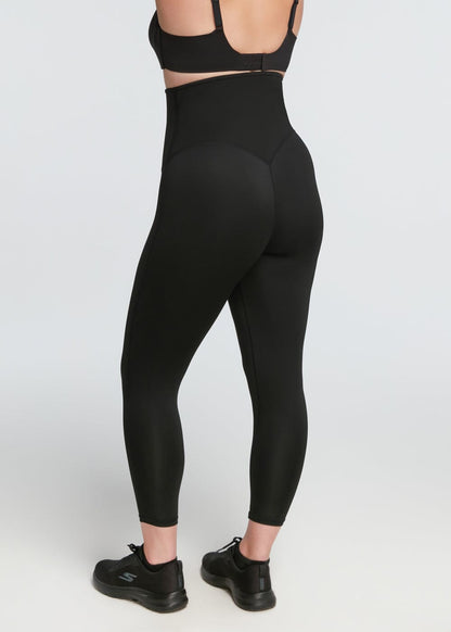 Schlankmachende und Anti-Cellulite-Leggings, die das Schwitzen fördern. 