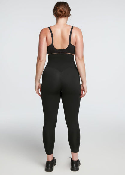 Schlankmachende und Anti-Cellulite-Leggings, die das Schwitzen fördern. 