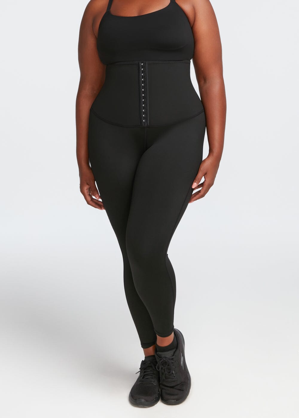 Schlankmachende und Anti-Cellulite-Leggings, die das Schwitzen fördern. 