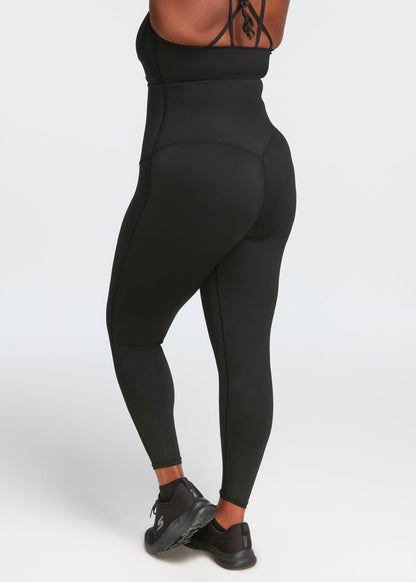 Schlankmachende und Anti-Cellulite-Leggings, die das Schwitzen fördern. 