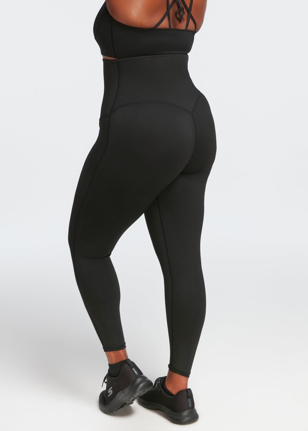 Schlankmachende und Anti-Cellulite-Leggings, die das Schwitzen fördern. 