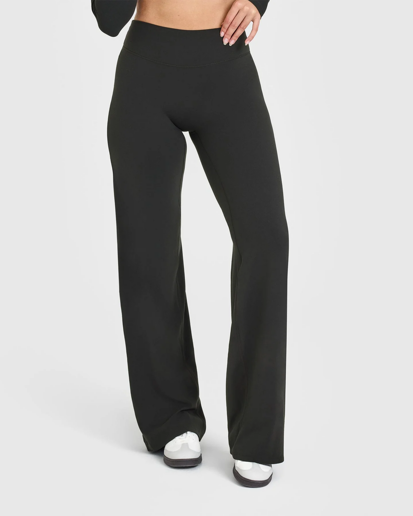 Take Advantage Of Our Spring Sale To Save 60% On Our Icon Straight Leg Bottoms 💕