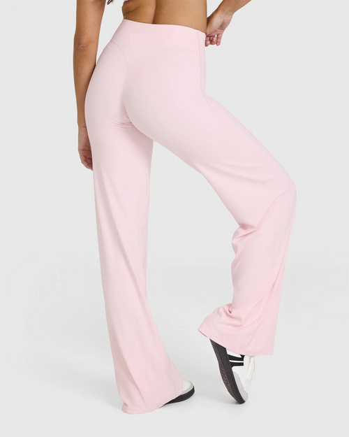 Take Advantage Of Our Spring Sale To Save 60% On Our Icon Straight Leg Bottoms 💕