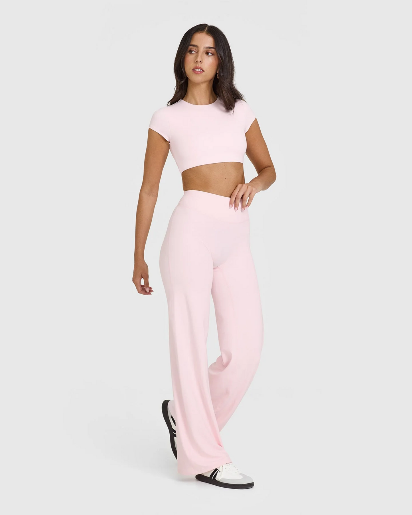 Take Advantage Of Our Spring Sale To Save 60% On Our Icon Straight Leg Bottoms 💕