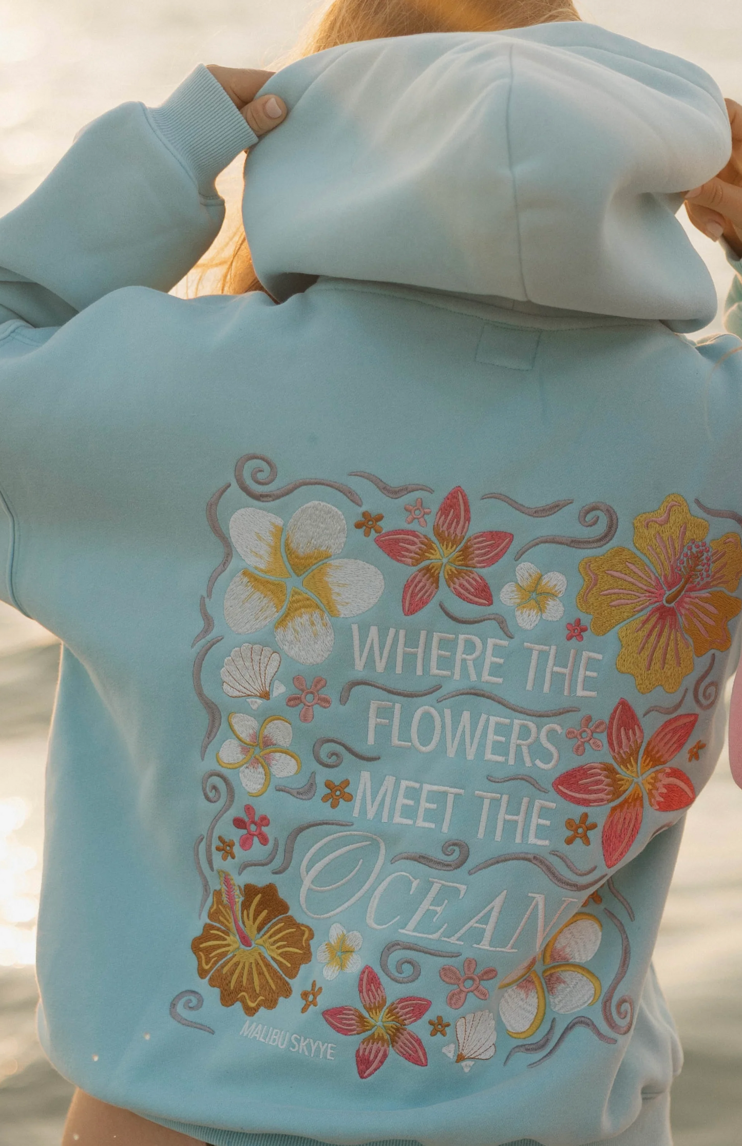 Sweat à capuche « Là où les fleurs rencontrent l'océan »